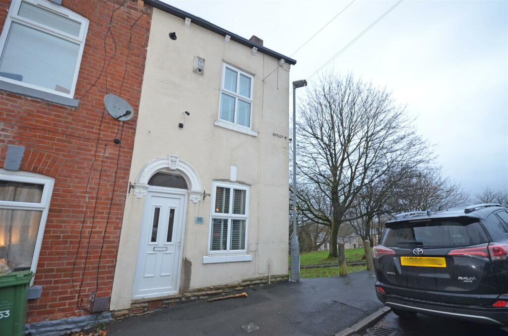 3 bedroom end of terrace house for sale in Astley Street, Stalybridge, SK15