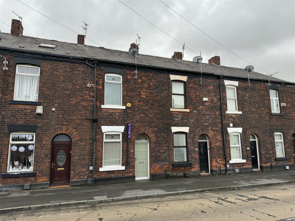 2 bedroom terraced house for sale in Cheetham Hill Road, Dukinfield, SK16