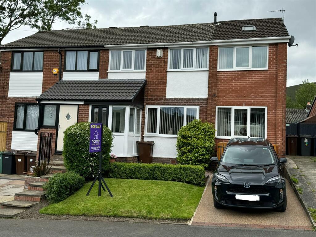 4 bedroom semidetached house for sale in Princess Close, Mossley