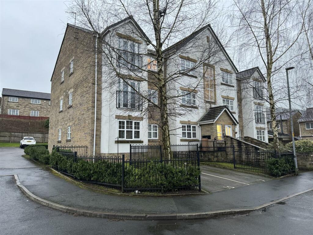 2 bedroom apartment for sale in Waters Reach, Mossley, AshtonUnder
