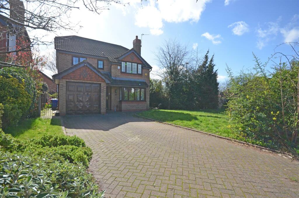 4 bedroom detached house for sale in Ashridge Drive, Dukinfield, SK16