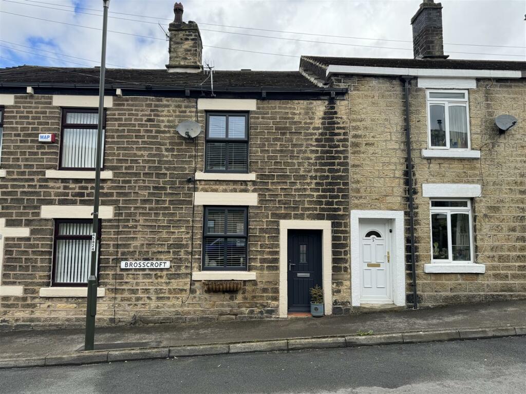 2 bedroom terraced house for sale in Brosscroft, Hadfield, Glossop, SK13