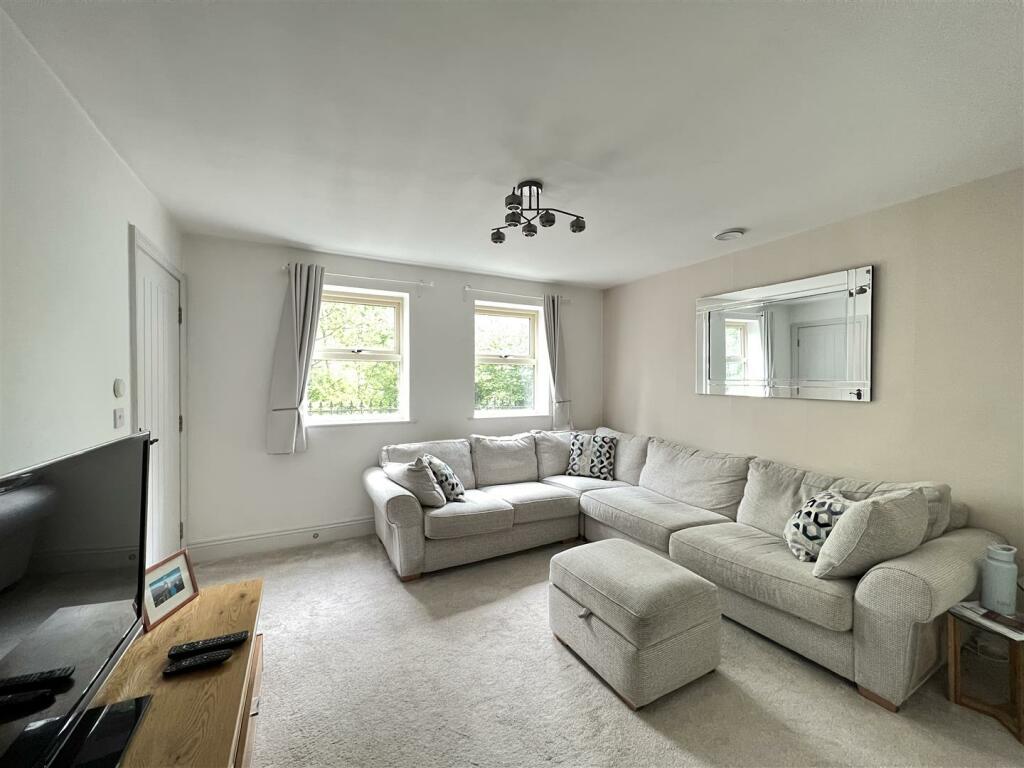 3 bedroom semidetached house for sale in Hartley Street, Millbrook