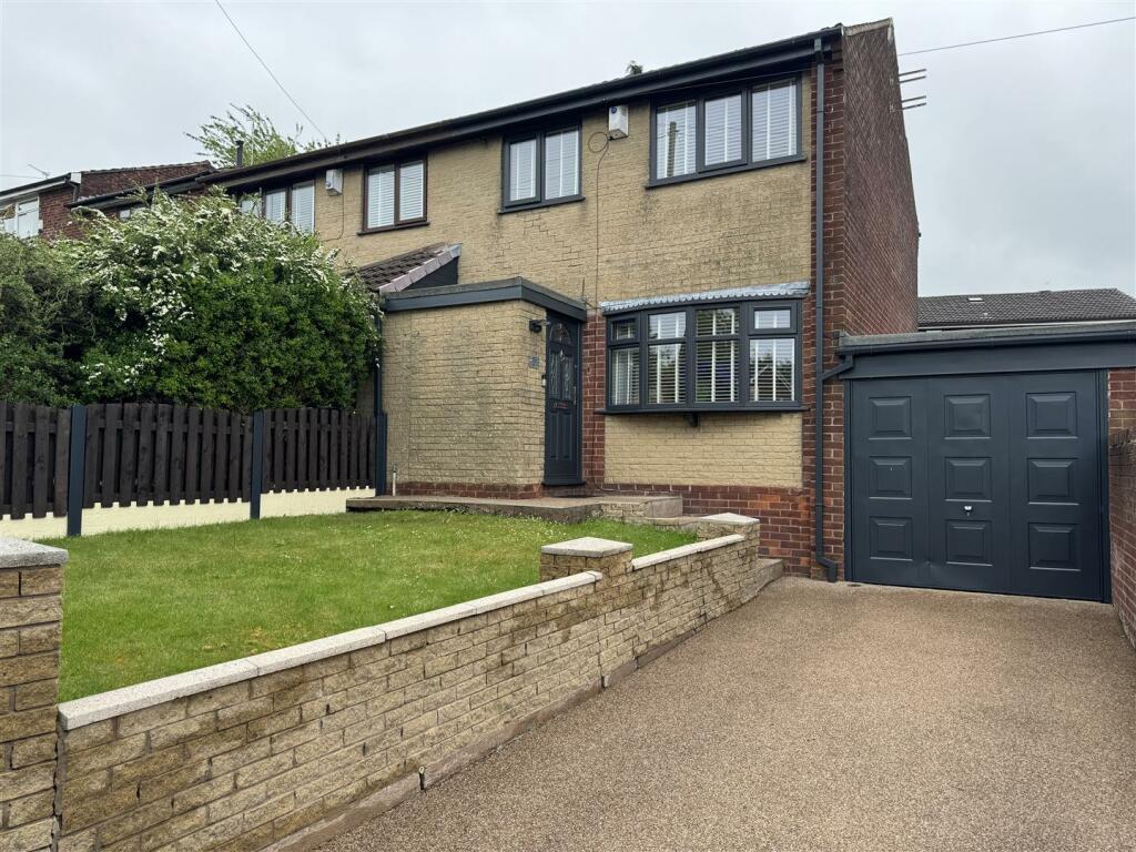 3 bedroom semidetached house for sale in Ridge Hill Lane, Stalybridge