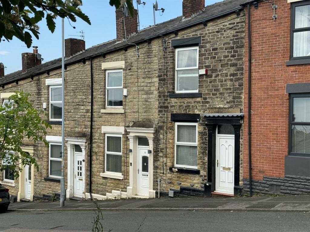 2 bedroom terraced house for sale in Spring Bank, Stalybridge, SK15