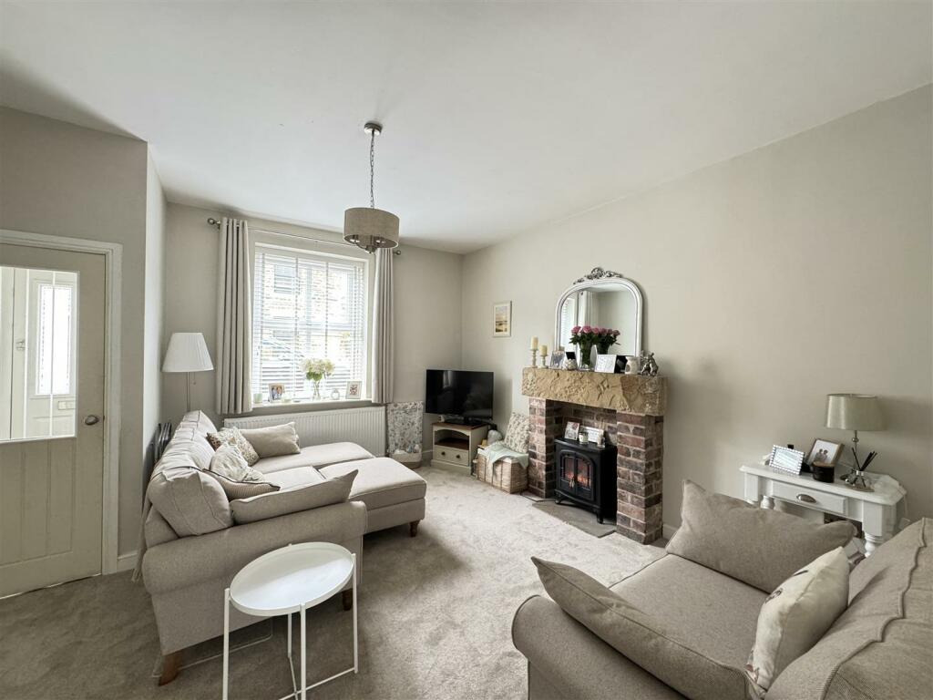 2 bedroom terraced house for sale in Manchester Road, Mossley, Ashton