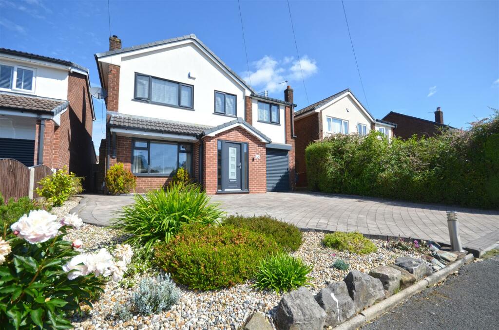 5 bedroom detached house for sale in Danby Road, Newton, Hyde, SK14