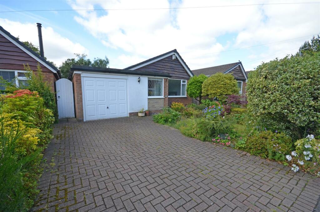 2 bedroom detached bungalow for sale in Deramore Close, AshtonUnder