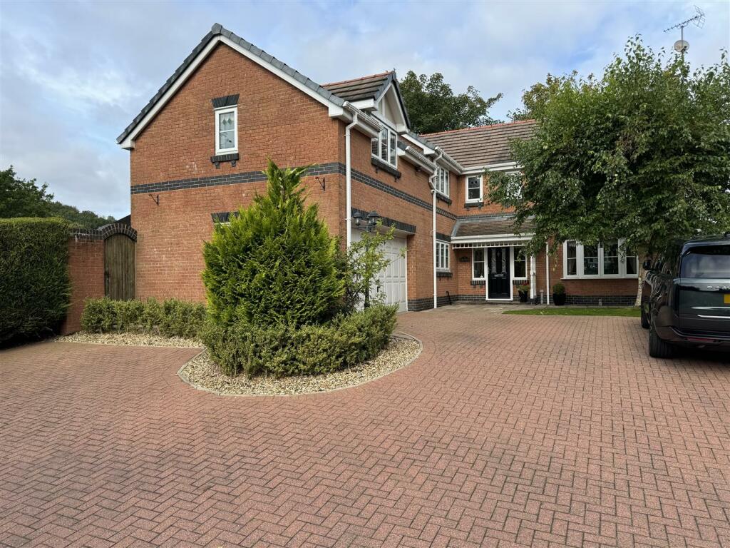 Main image of property: Acresbrook, Stalybridge