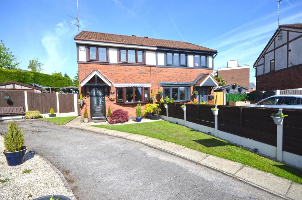 Main image of property: Mountroyal Close, Newton, Hyde