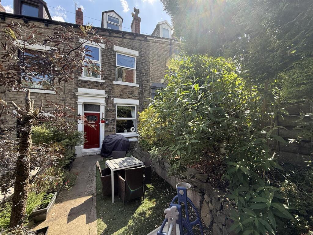 4 bedroom terraced house