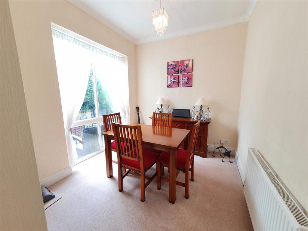 2 bedroom detached bungalow for sale in Edge Lane, Mottram, Hyde, SK14