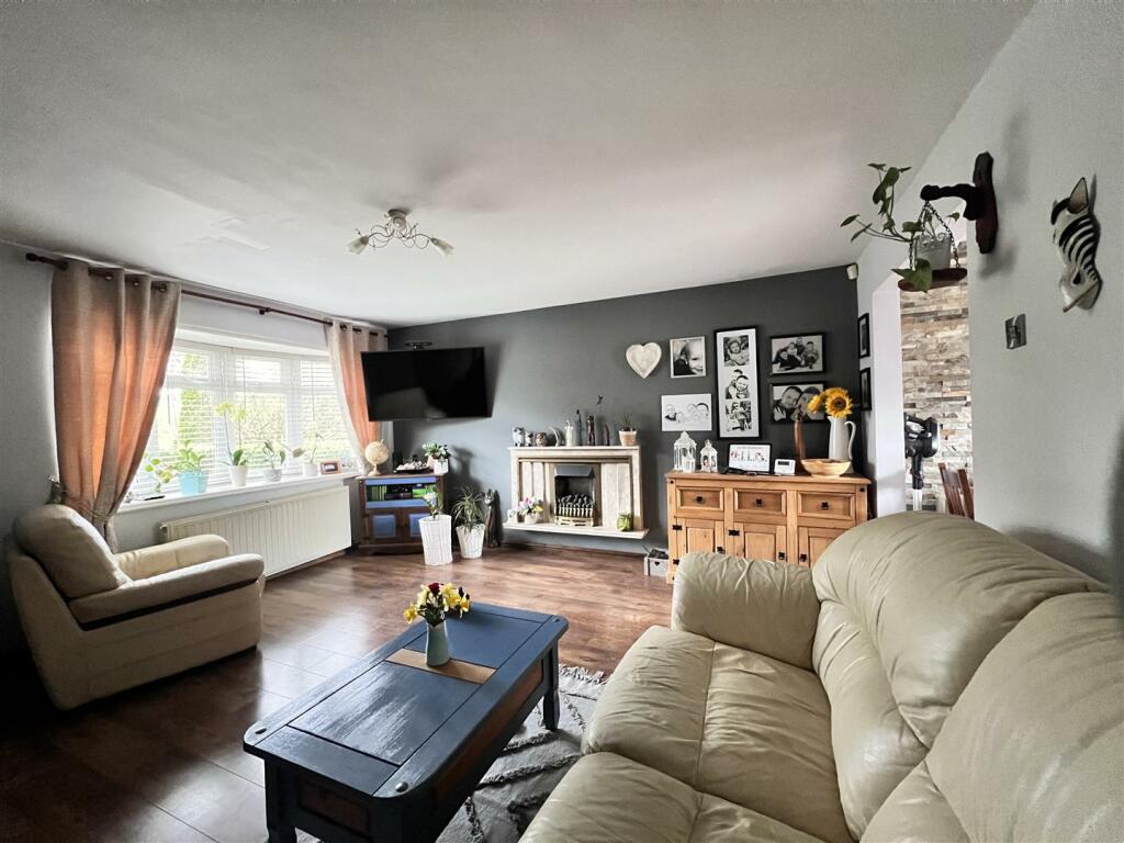 3 bedroom semidetached house for sale in Fistral Crescent, Stalybridge