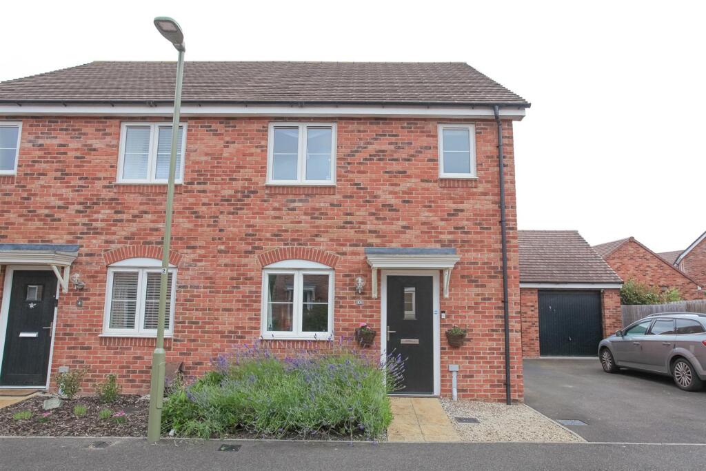Main image of property: Rooks End, Grove