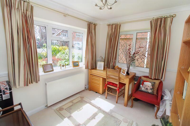 4 bedroom detached house for sale in Penn/Tylers Green, HP10