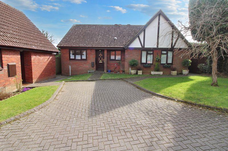 Main image of property: Holmer Place, Holmer Green