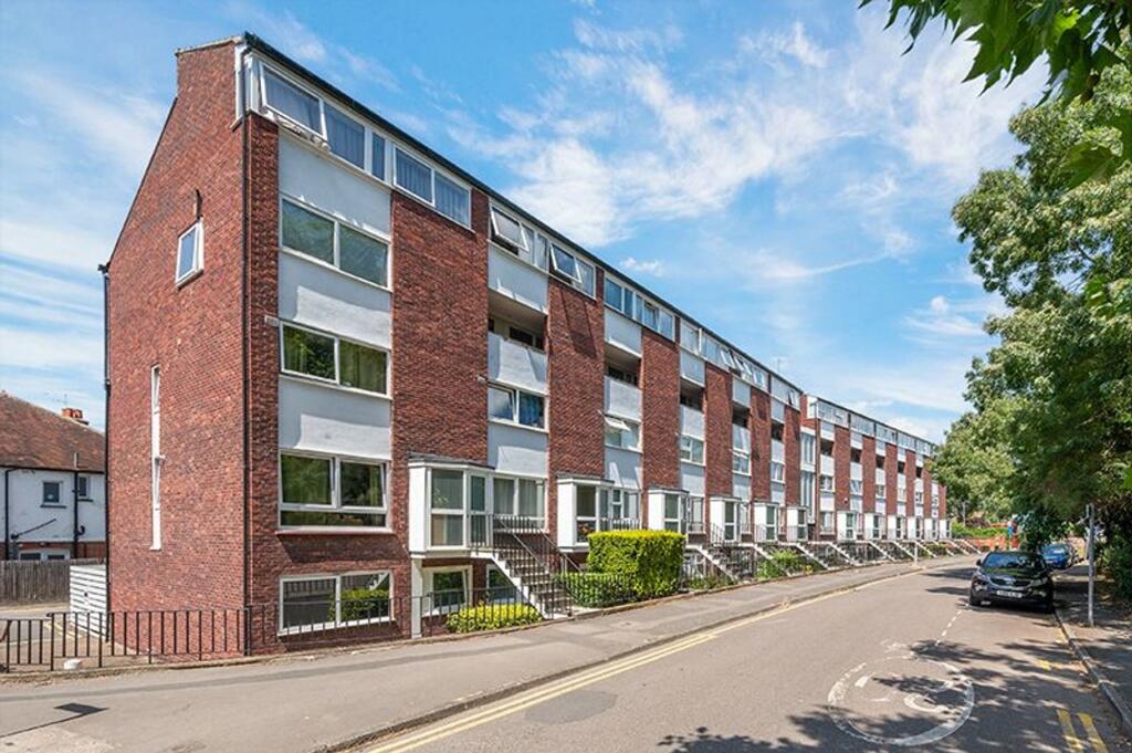 Main image of property: The Crescent, Surbiton, KT6