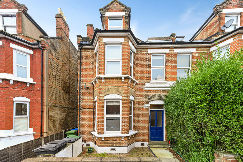 1 bedroom flat for sale in King Charles Road, Surbiton, KT5