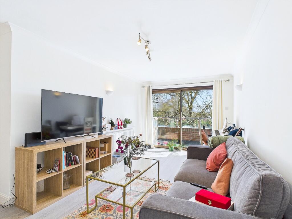 Main image of property: New Hunting Court, Thorpe Road, Peterborough, PE3