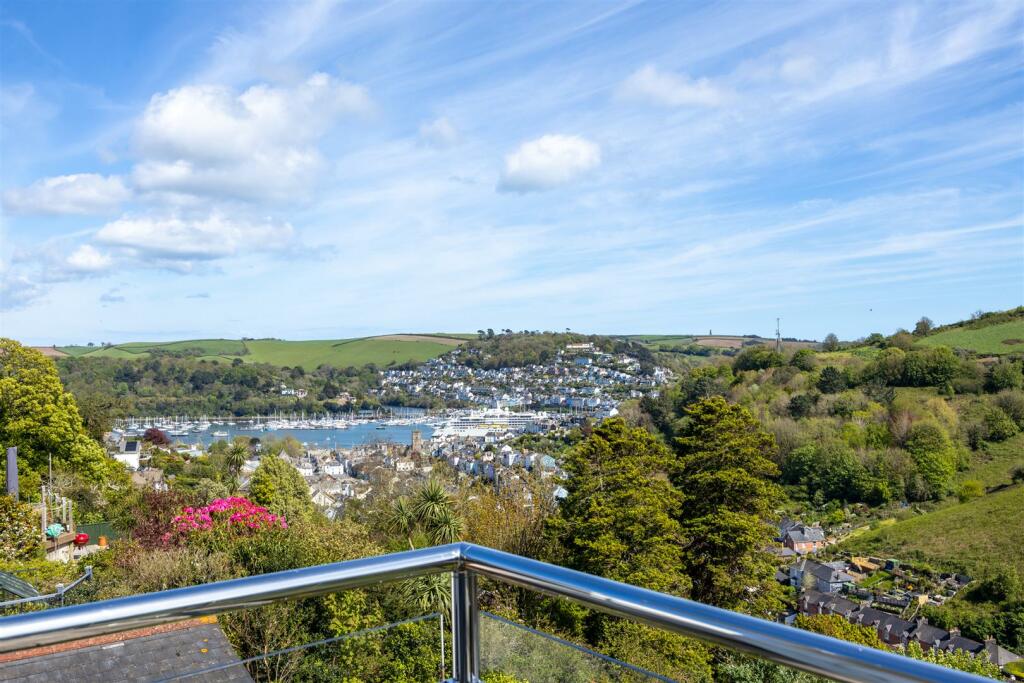 4 bedroom detached house for sale in Churchfields, Dartmouth, TQ6