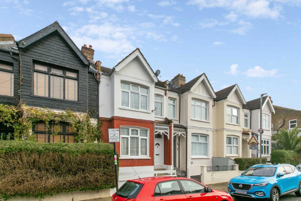 2 bedroom house for sale in Chertsey Street, Tooting, SW17