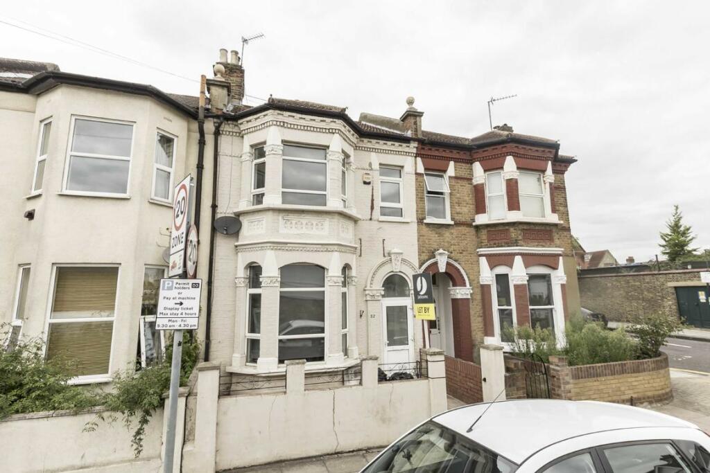 3 bedroom terraced house for sale in Glenburnie Road, Tooting, SW17