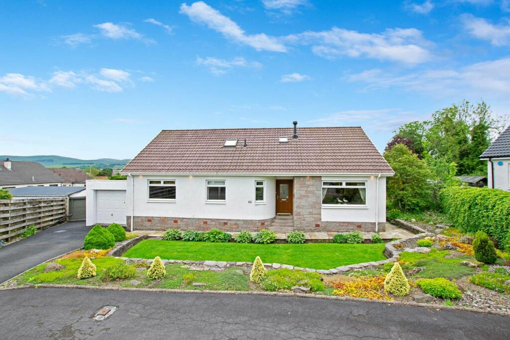 5 bedroom detached house for sale in Beech Crescent, Braco, FK15