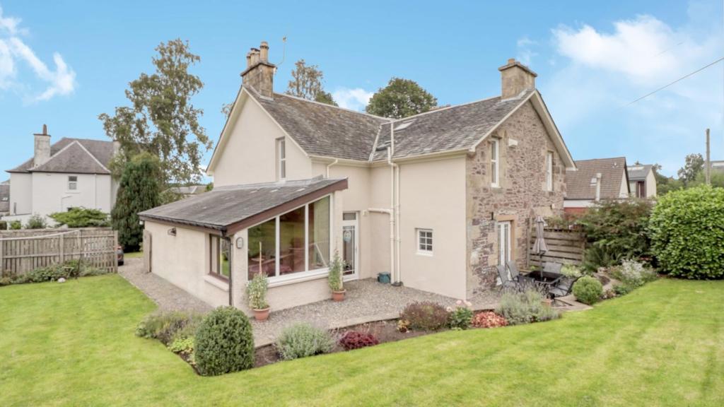 4 bedroom semidetached house for sale in Kilbryde Grove, Dunblane, FK15