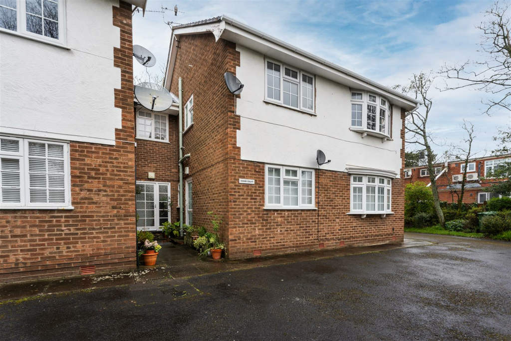 2 bedroom apartment for sale in Newby Court, Cropton Road, Formby