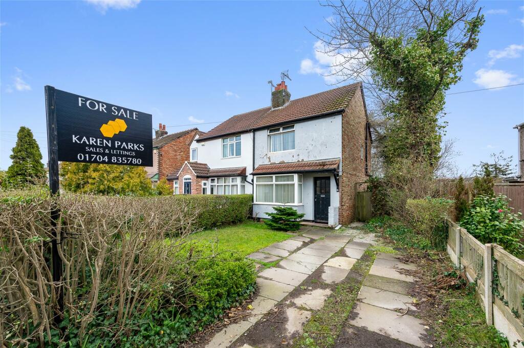 2 bedroom semidetached house for sale in Flaxfield Road, Formby, L37