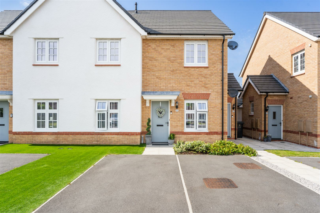 2 bedroom apartment for sale in Grangewood Close, Formby, Liverpool, L37