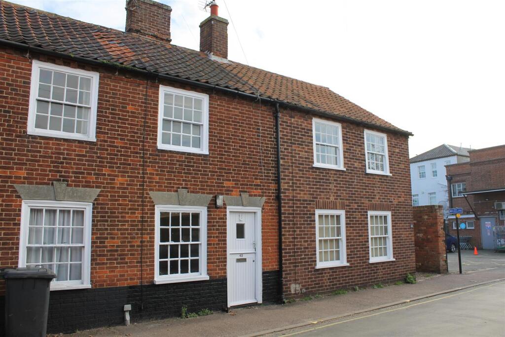 Main image of property: 42 Church Street, Southwold