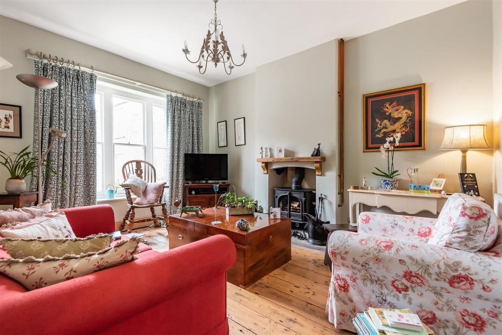 4 bedroom semi-detached house for sale in The Square, Broadwindsor ...