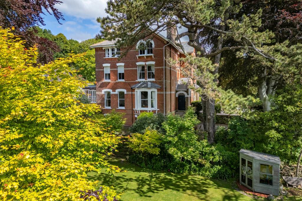 6 bedroom semidetached house for sale in Sparacre House, Coneygar Hill