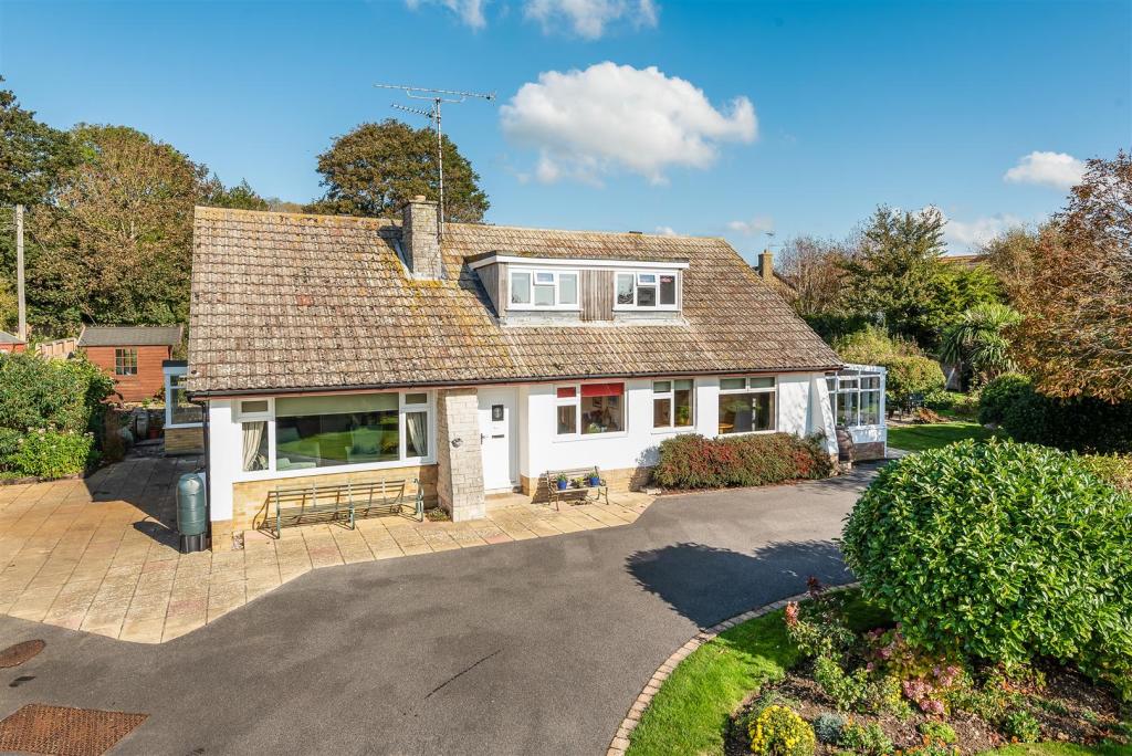 5 bedroom detached house for sale in Annings Lane, Burton Bradstock