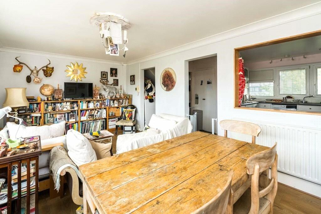 3 bedroom for sale in Roydon Close, London, SW11