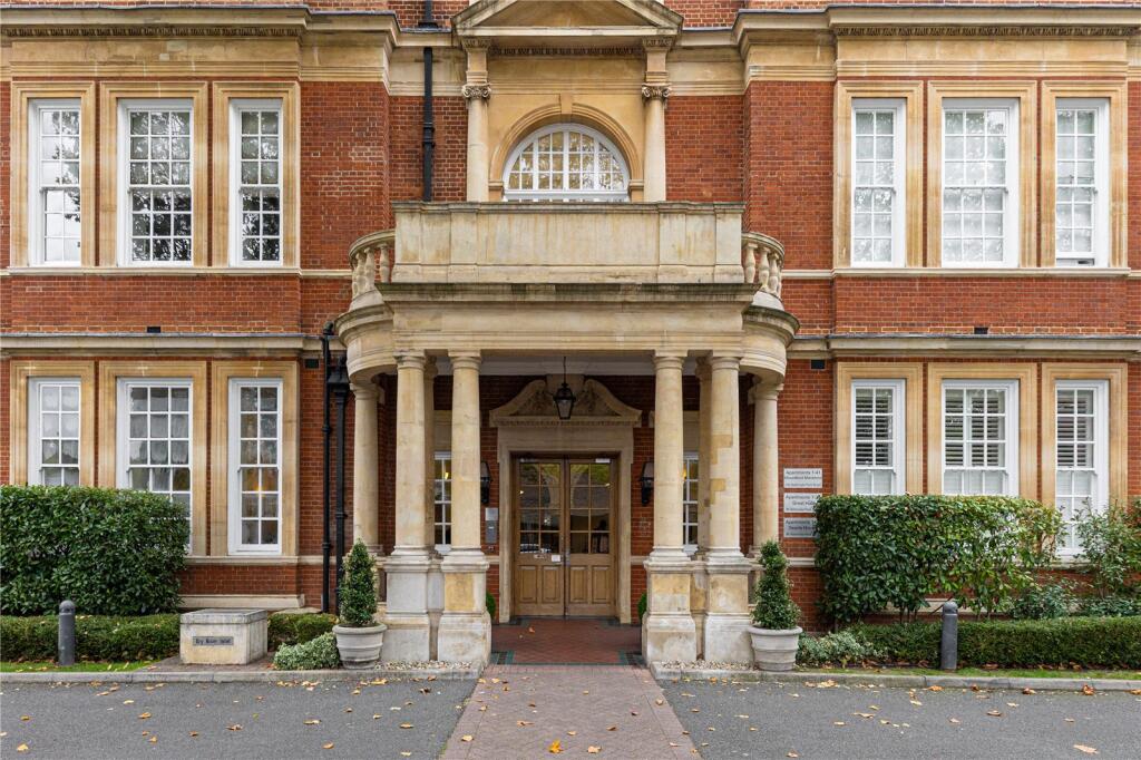 Main image of property: Battersea Park Road, London, SW11