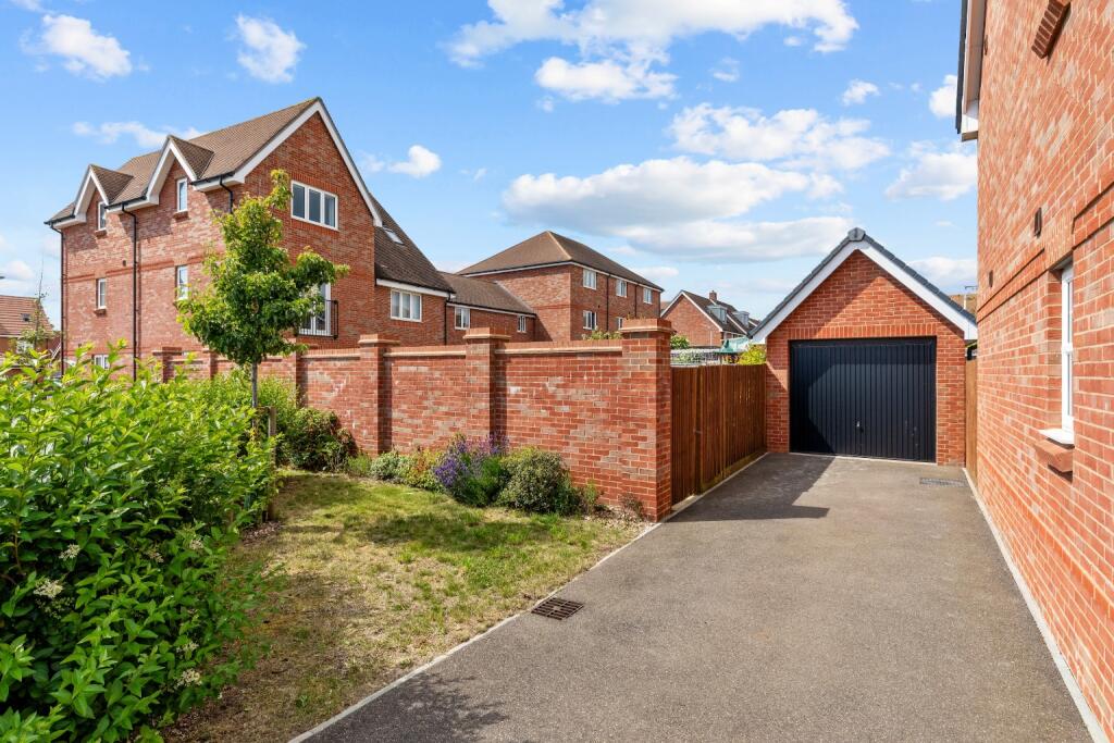 Main image of property: Snapdragon Lane, Worthing, West Sussex, BN13 3GJ