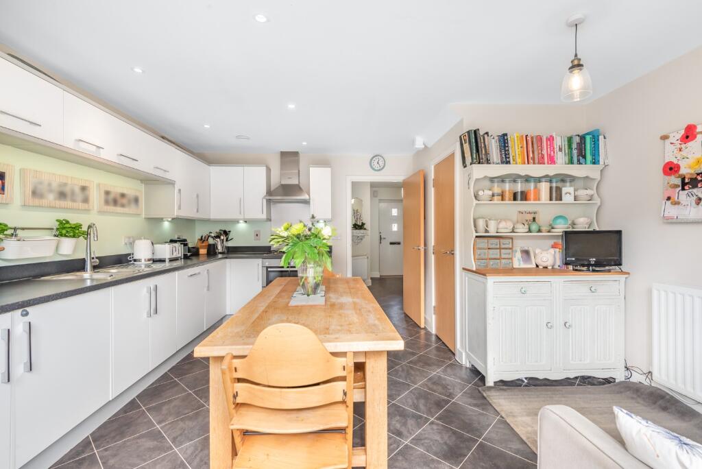 Additional property image - Rainbow Square, Shoreham-by-sea, BN43 6AX
