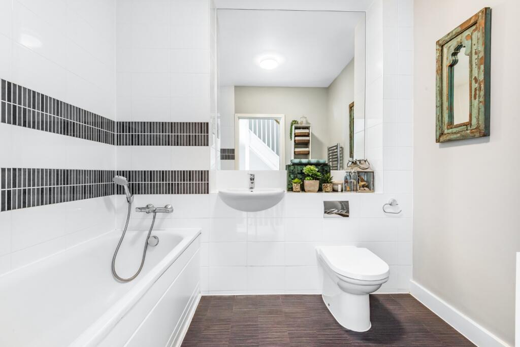 Additional property image - Rainbow Square, Shoreham-by-sea, BN43 6AX