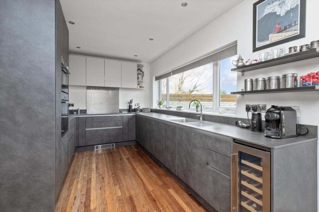 Additional property image - Beach Green, Shoreham by Sea, Opposite The Foreshore
