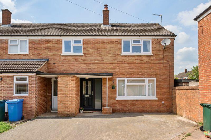 3 bedroom end of terrace house for sale in Elderfield Road, Caversfield