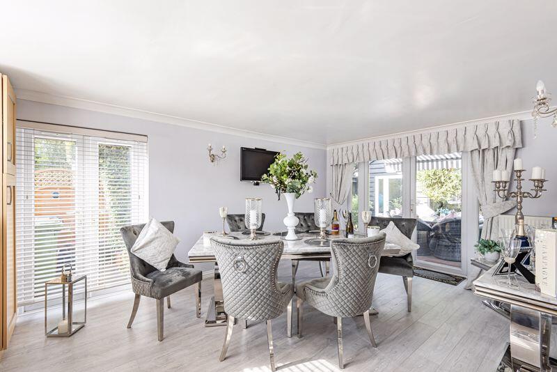 Main image of property: London Road Milton Common
