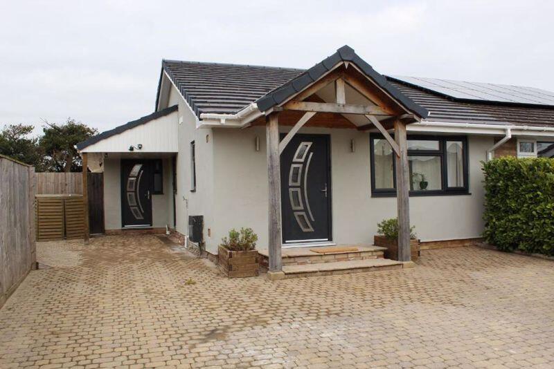 Main image of property: Begbroke Crescent, Begbroke