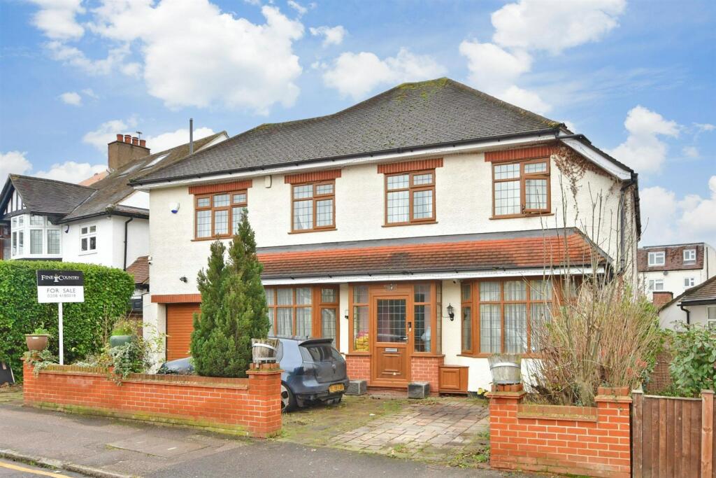 4 bedroom detached house for sale in Brooklyn Avenue, Loughton, Essex, IG10