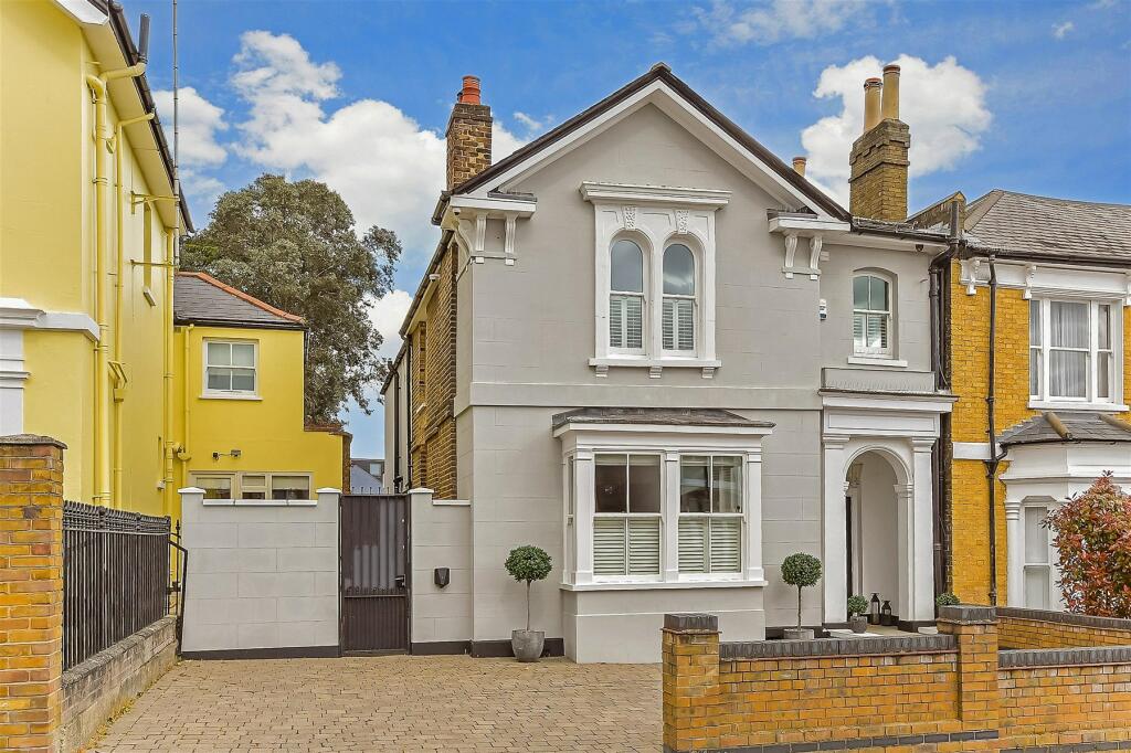 Main image of property: Buckhurst Hill, Buckhurst Hill, Essex