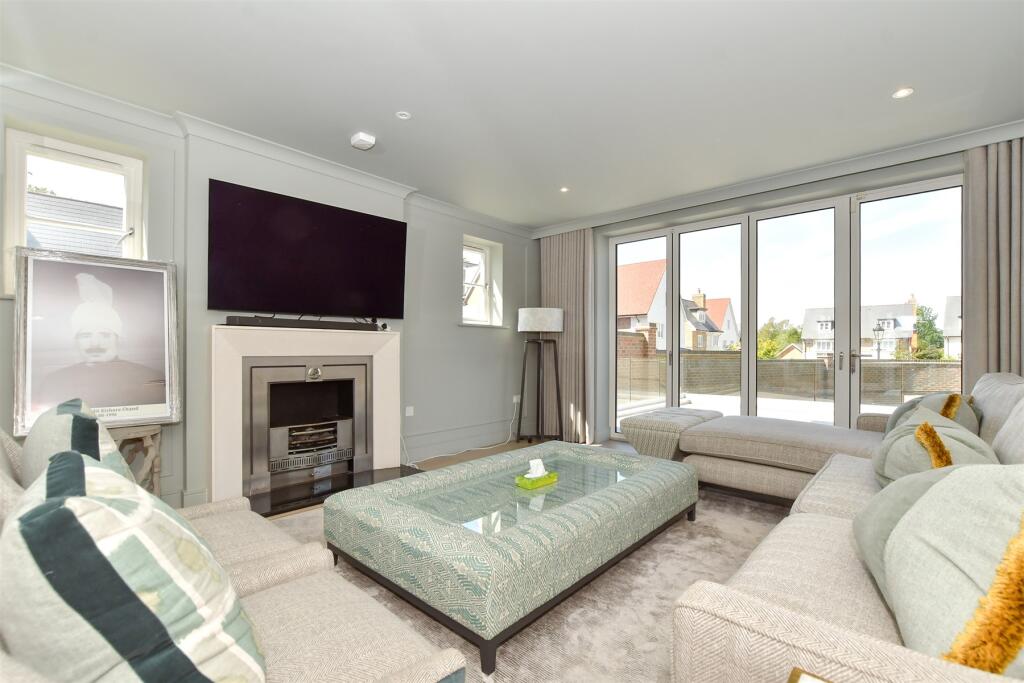 Main image of property: High Road, Chigwell, Essex