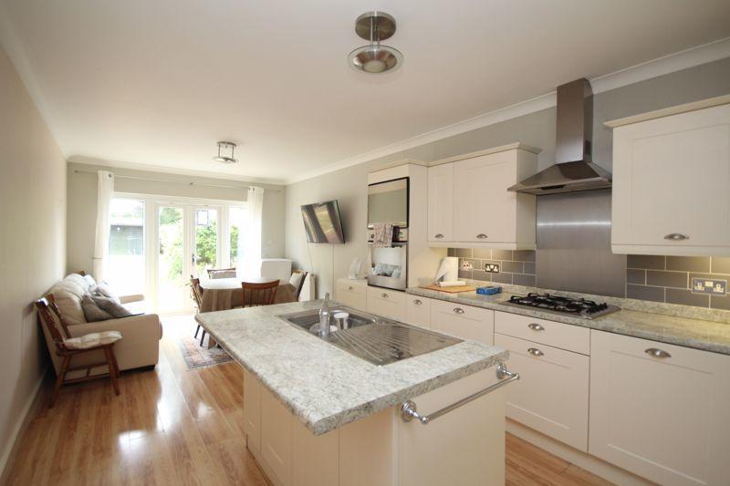 4 bedroom detached bungalow for sale in Thorpe Avenue, Tonbridge, TN10