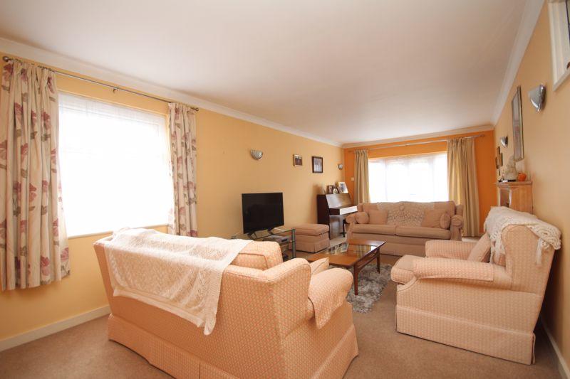 4 bedroom detached bungalow for sale in Thorpe Avenue, Tonbridge, TN10