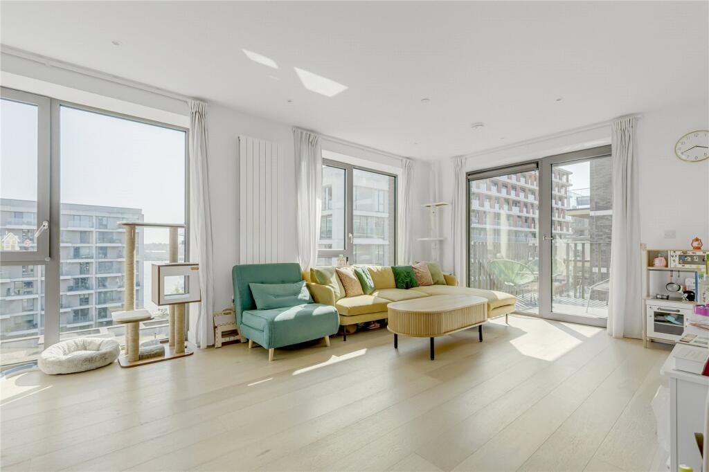 Main image of property: Pendant Court, 4 Shipwright Street, Royal Wharf, London, E16